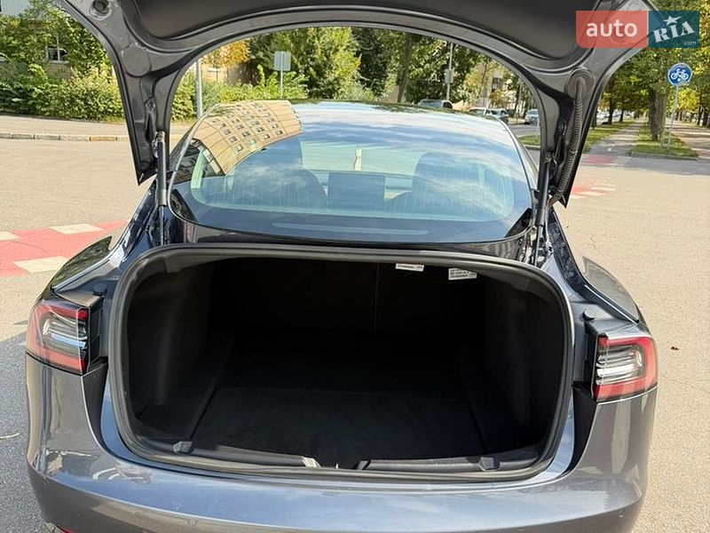 Седан Tesla Model 3 2020 в Вінниці