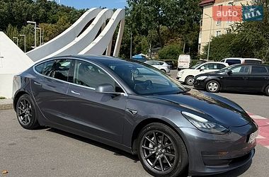 Седан Tesla Model 3 2020 в Вінниці