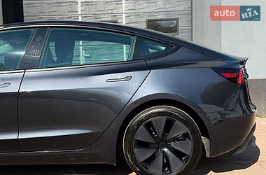 Седан Tesla Model 3 2024 в Києві