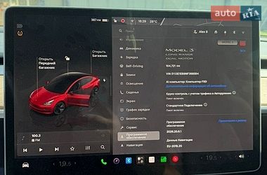 Седан Tesla Model 3 2022 в Виннице