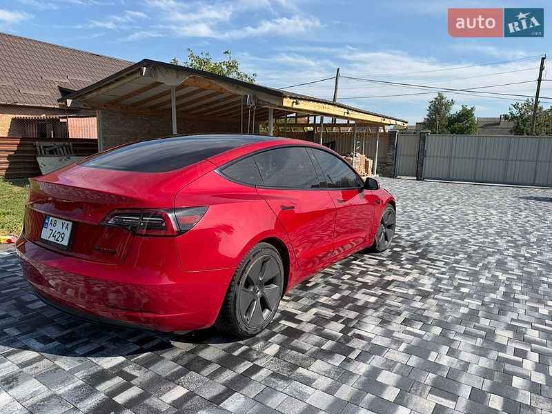 Седан Tesla Model 3 2022 в Виннице