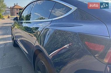 Седан Tesla Model 3 2019 в Шептицькому