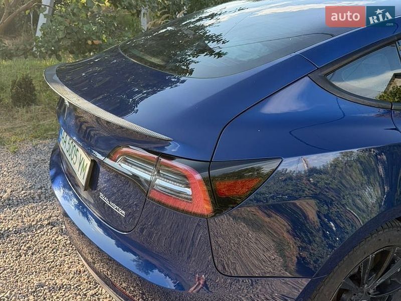 Седан Tesla Model 3 2021 в Борисполі