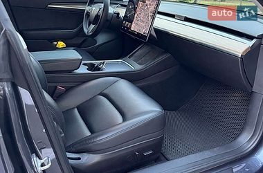 Седан Tesla Model 3 2021 в Киеве