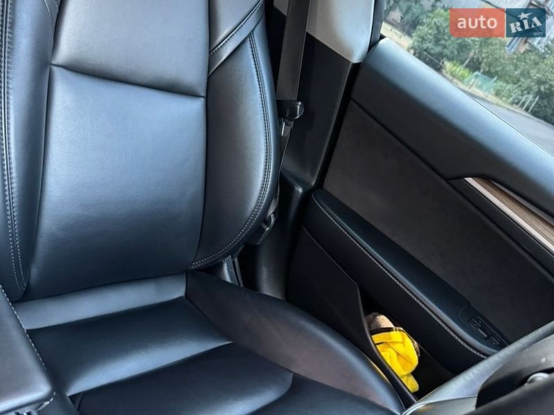 Седан Tesla Model 3 2021 в Киеве