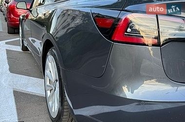 Седан Tesla Model 3 2021 в Киеве