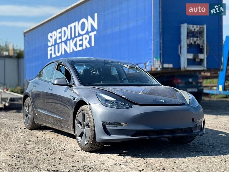 Tesla Model 3 2022