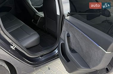 Седан Tesla Model 3 2024 в Львові