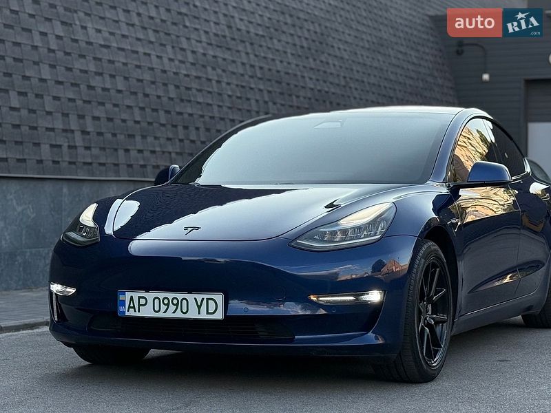 Tesla Model 3 2019