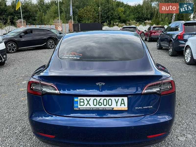 Седан Tesla Model 3 2022 в Хмельницком