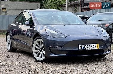 Седан Tesla Model 3 2020 в Стрые