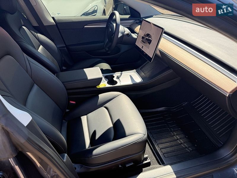 Седан Tesla Model 3 2022 в Києві