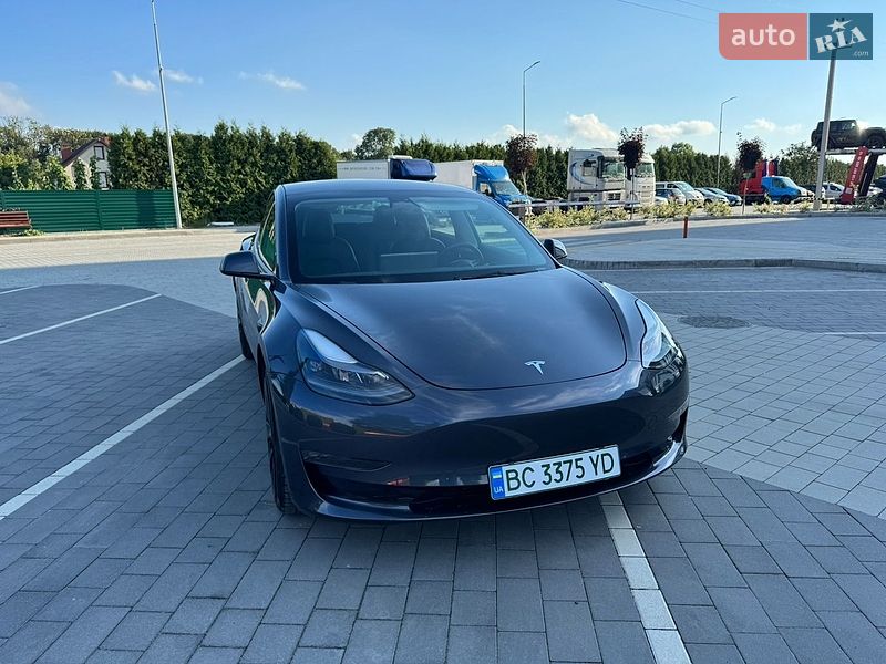 Седан Tesla Model 3 2022 в Львові