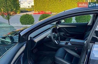 Седан Tesla Model 3 2022 в Львові
