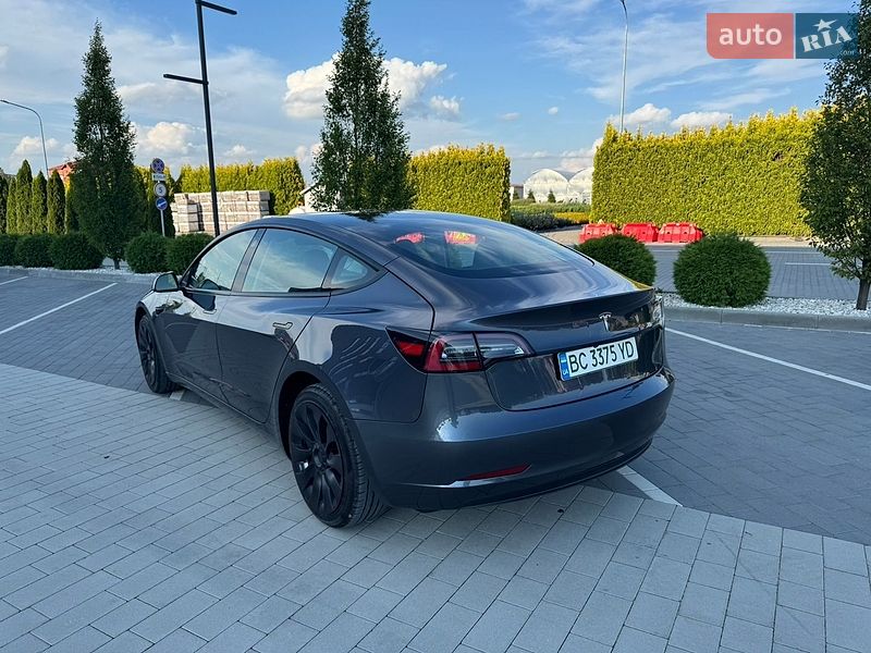 Седан Tesla Model 3 2022 в Львові