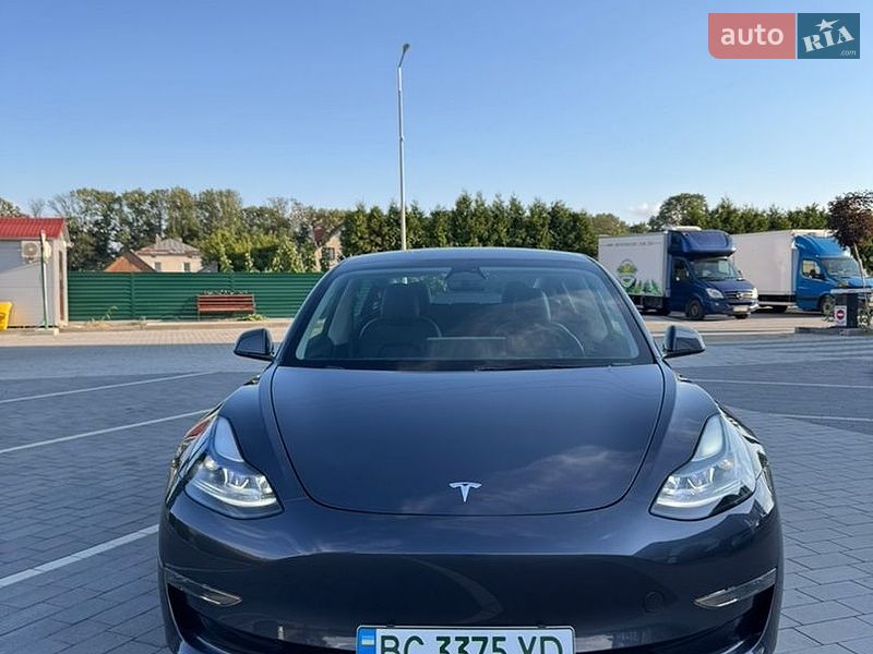 Седан Tesla Model 3 2022 в Львові