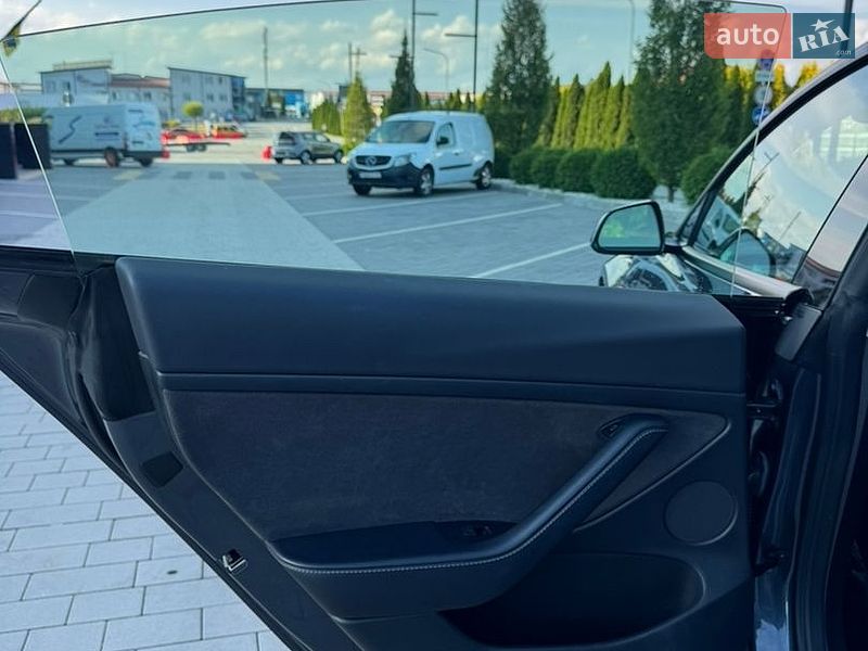 Седан Tesla Model 3 2022 в Львові