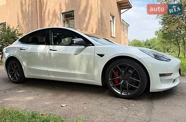 Седан Tesla Model 3 2021 в Калуші