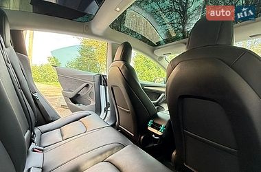 Седан Tesla Model 3 2021 в Калуші