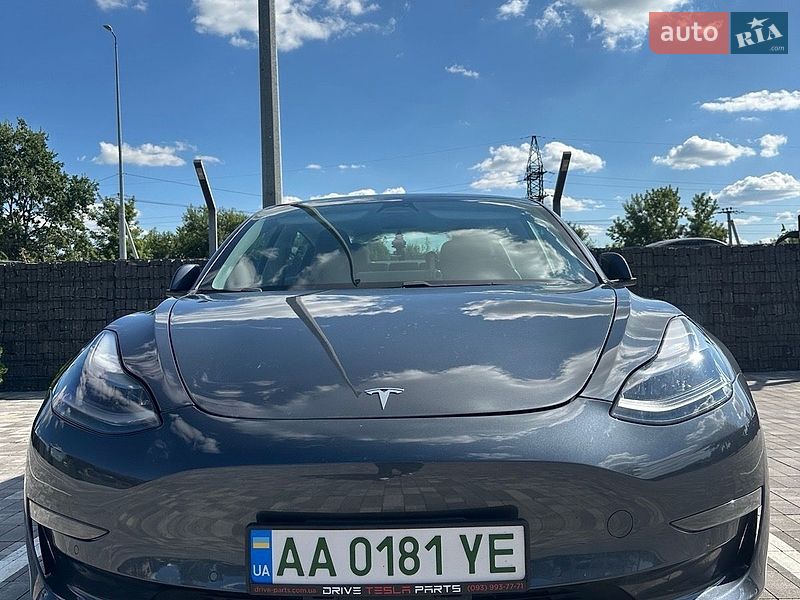 Седан Tesla Model 3 2021 в Києві