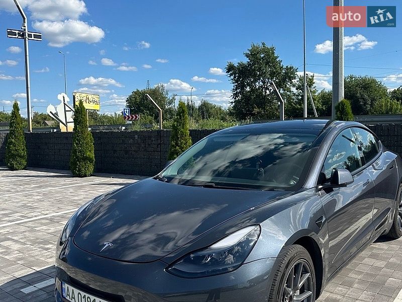 Tesla Model 3 2021