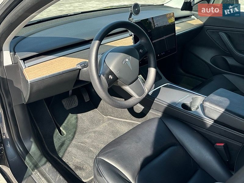 Седан Tesla Model 3 2021 в Києві