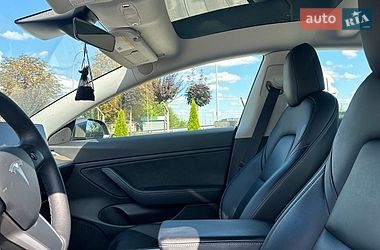 Седан Tesla Model 3 2021 в Києві