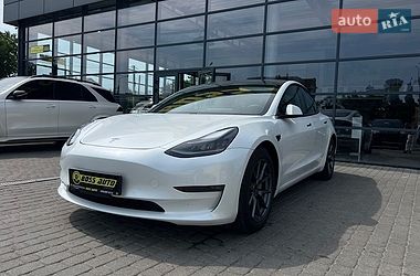 Седан Tesla Model 3 2020 в Ивано-Франковске