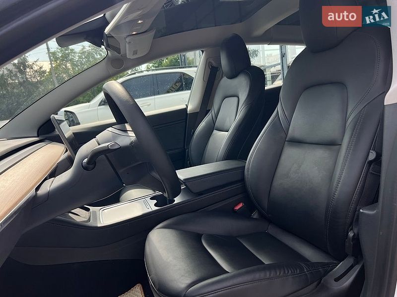 Седан Tesla Model 3 2020 в Ивано-Франковске