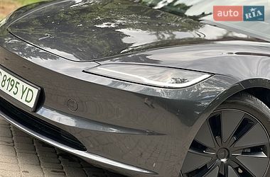 Седан Tesla Model 3 2025 в Самборі