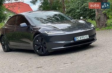 Седан Tesla Model 3 2025 в Самборі