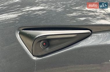 Седан Tesla Model 3 2025 в Самборі
