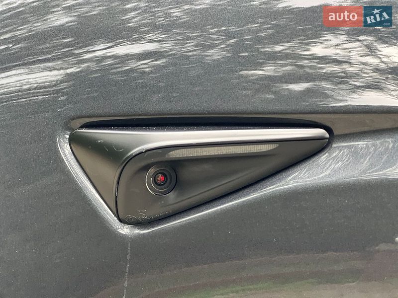 Седан Tesla Model 3 2025 в Самборі