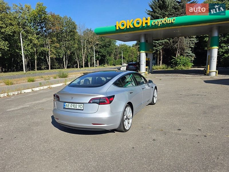 Седан Tesla Model 3 2018 в Дніпрі