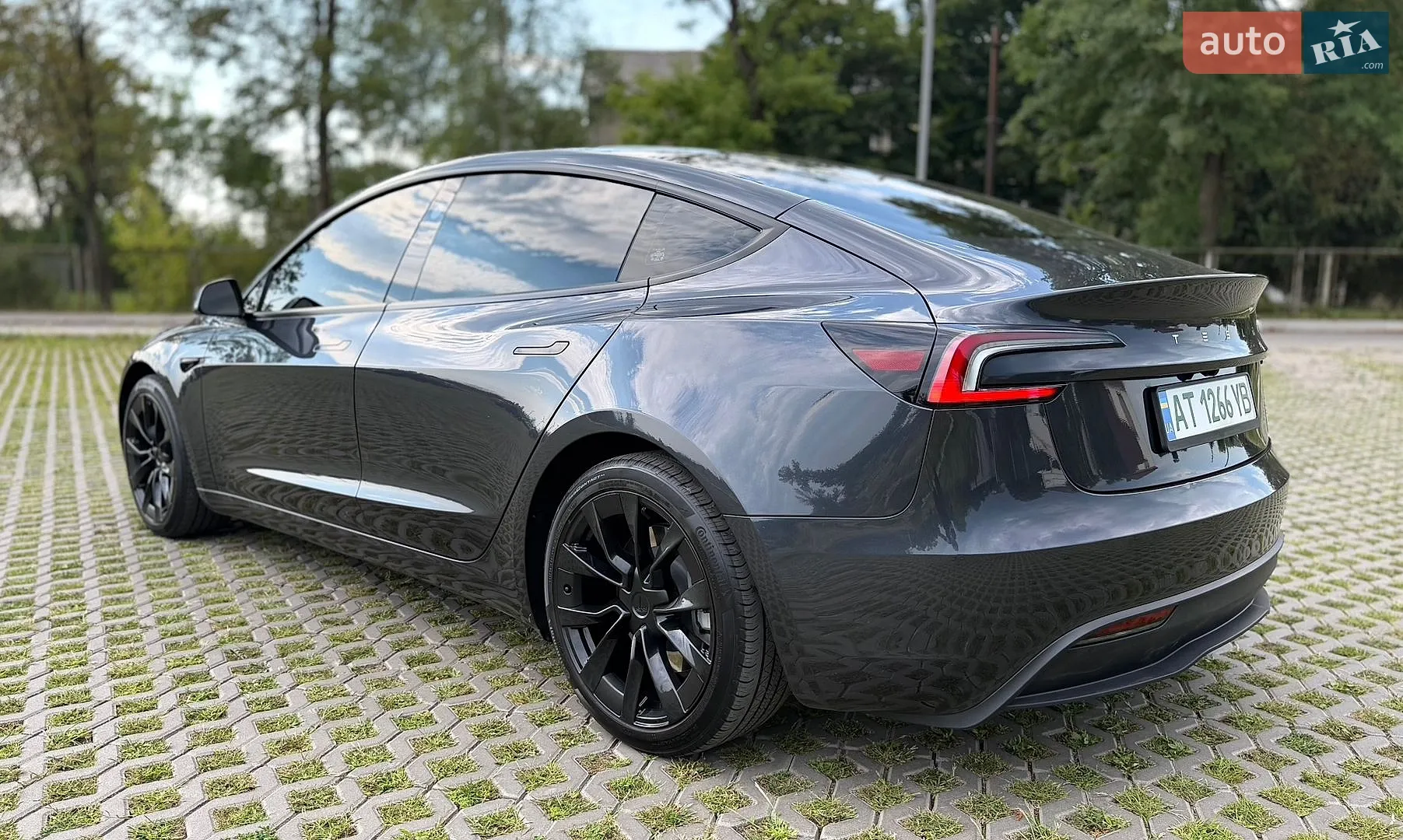 2024 Tesla Model 3 - мініатюра 3