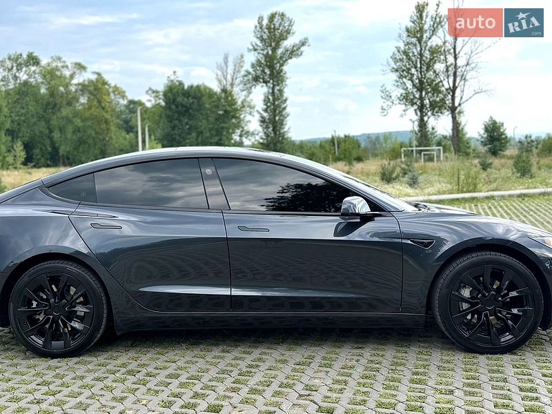 Седан Tesla Model 3 2024 в Коломиї
