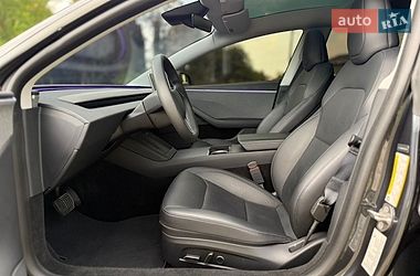 Седан Tesla Model 3 2024 в Коломиї