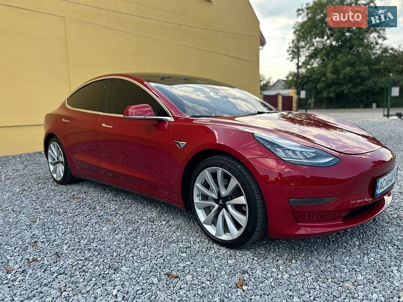 Седан Tesla Model 3 2019 в Самборе
