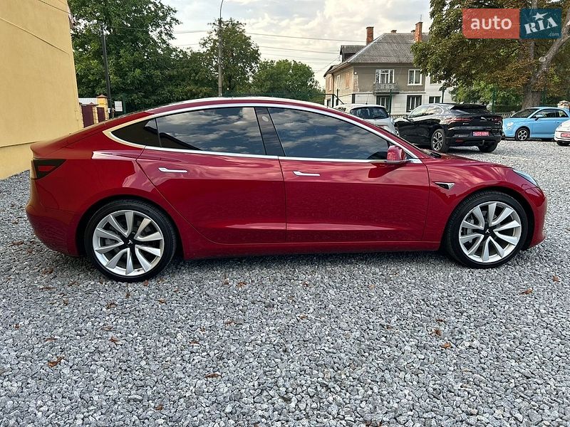 Седан Tesla Model 3 2019 в Самборе