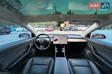 Седан Tesla Model 3 2019 в Самборе