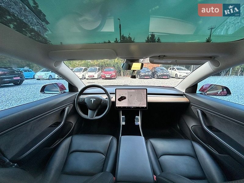 Седан Tesla Model 3 2019 в Самборе