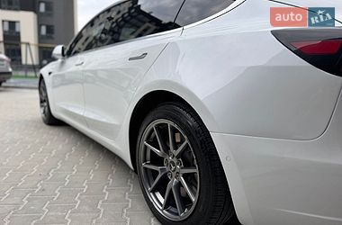 Седан Tesla Model 3 2018 в Тернополе