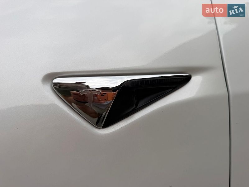 Седан Tesla Model 3 2018 в Тернополе