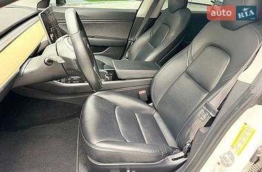 Седан Tesla Model 3 2018 в Тернополе