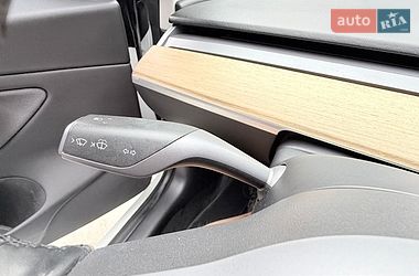 Седан Tesla Model 3 2018 в Тернополе