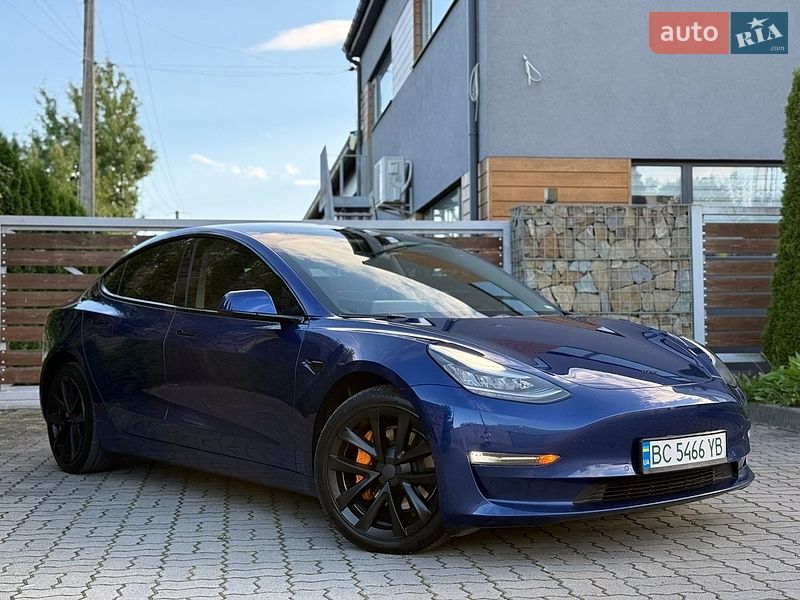 Седан Tesla Model 3 2019 в Стрые