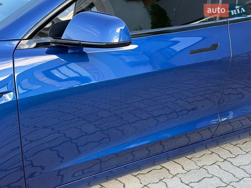 Седан Tesla Model 3 2019 в Стрые