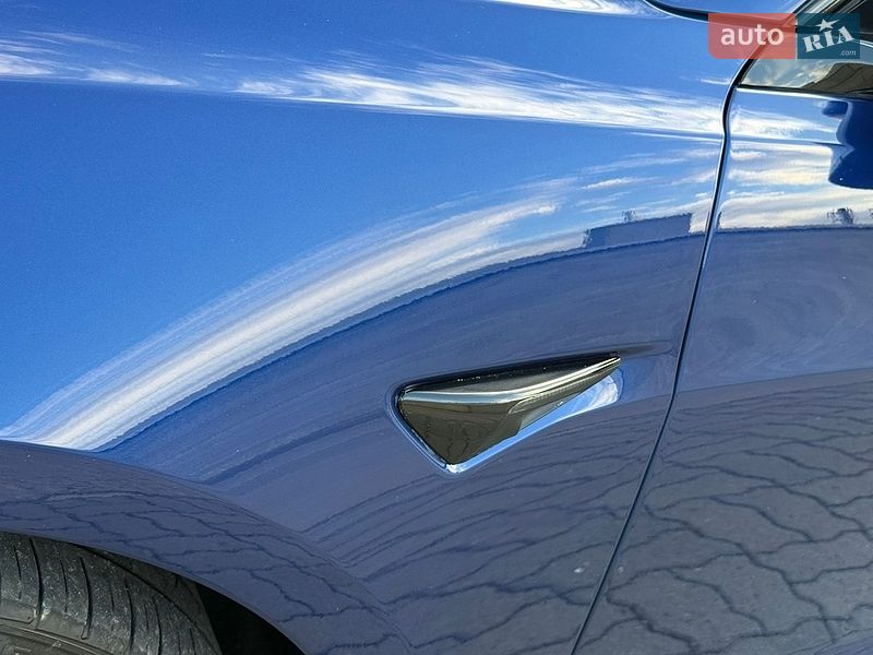Седан Tesla Model 3 2019 в Стрые