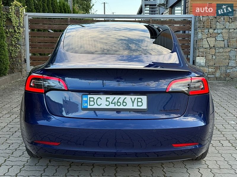 Седан Tesla Model 3 2019 в Стрые