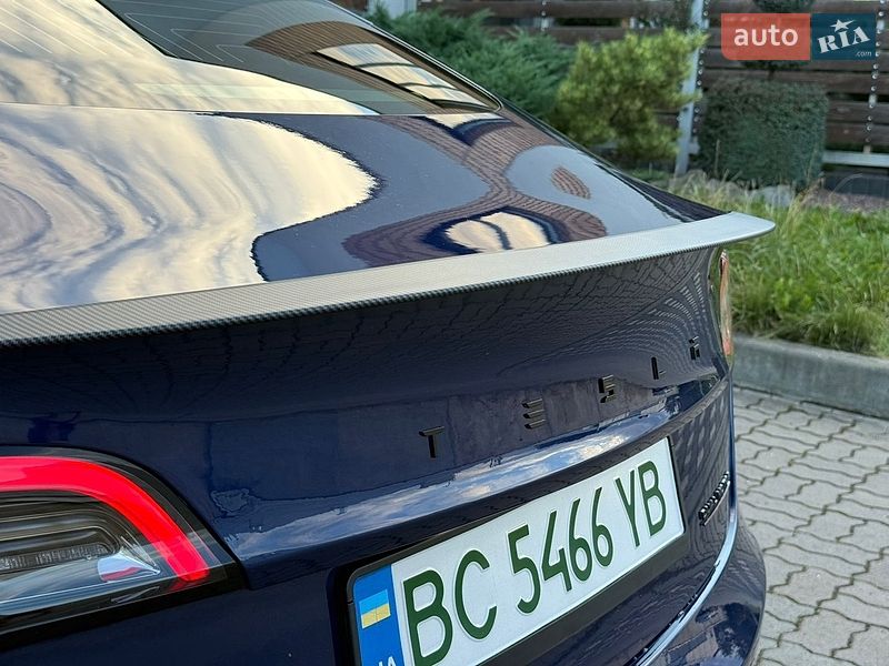 Седан Tesla Model 3 2019 в Стрые